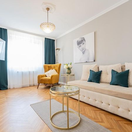 Appartement Haga Flat à Oradea Extérieur photo