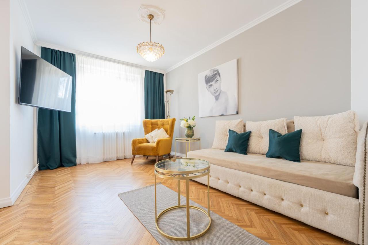 Appartement Haga Flat à Oradea Extérieur photo