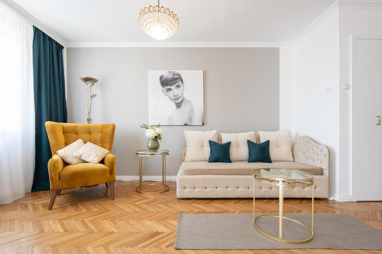 Appartement Haga Flat à Oradea Extérieur photo