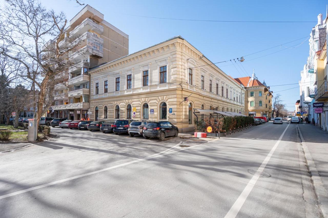 Appartement Haga Flat à Oradea Extérieur photo